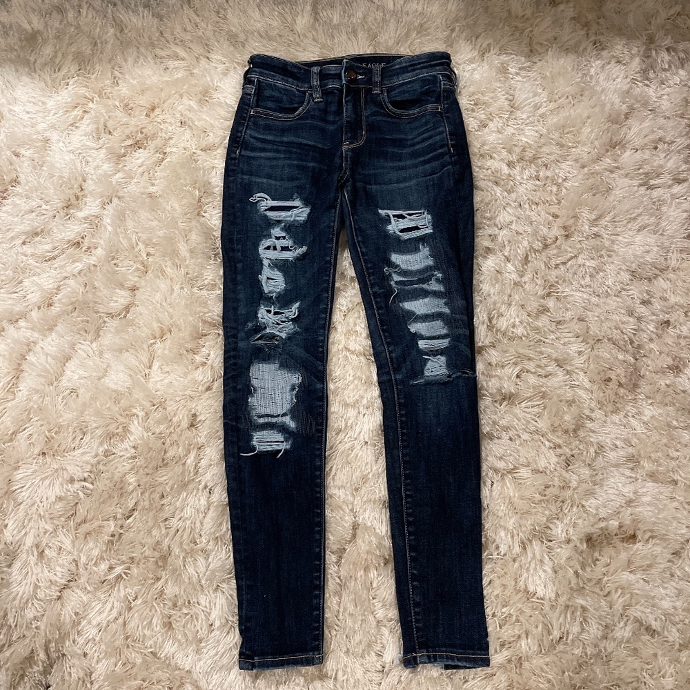 American Eagle Hi-Rise Distressed Jegging Size 2 short